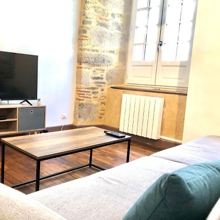 Appartement De Charme Dans Le Quartier Historique Тюл Екстериор снимка